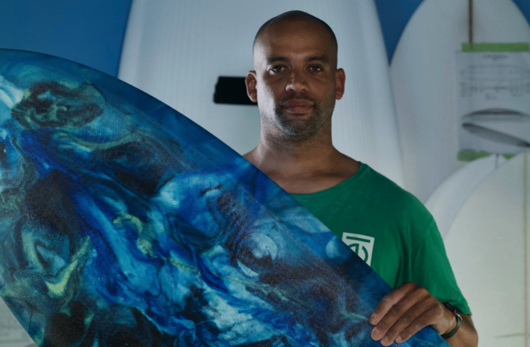 Plastic-to-gear fins: turning beach trash into surf hardware